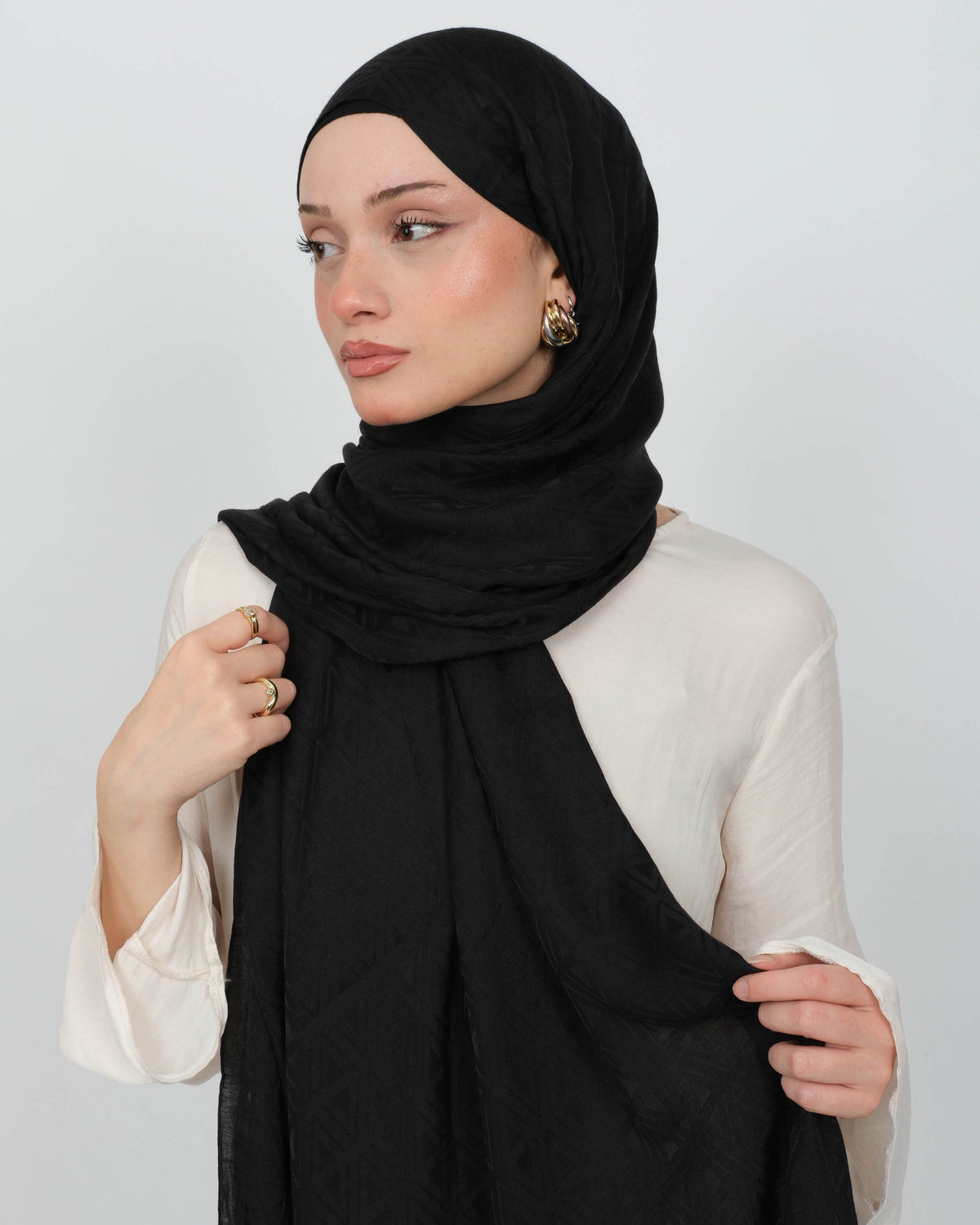 Ayrobin Jakar Şal D103 Siyah – farklı bağlama açısı