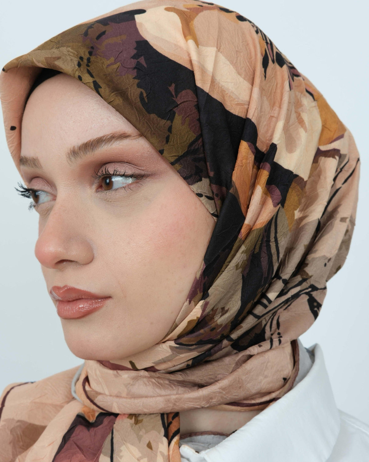 Bambu Kraş Eşarp D107 Kahve – yakından desen ve doku detayı