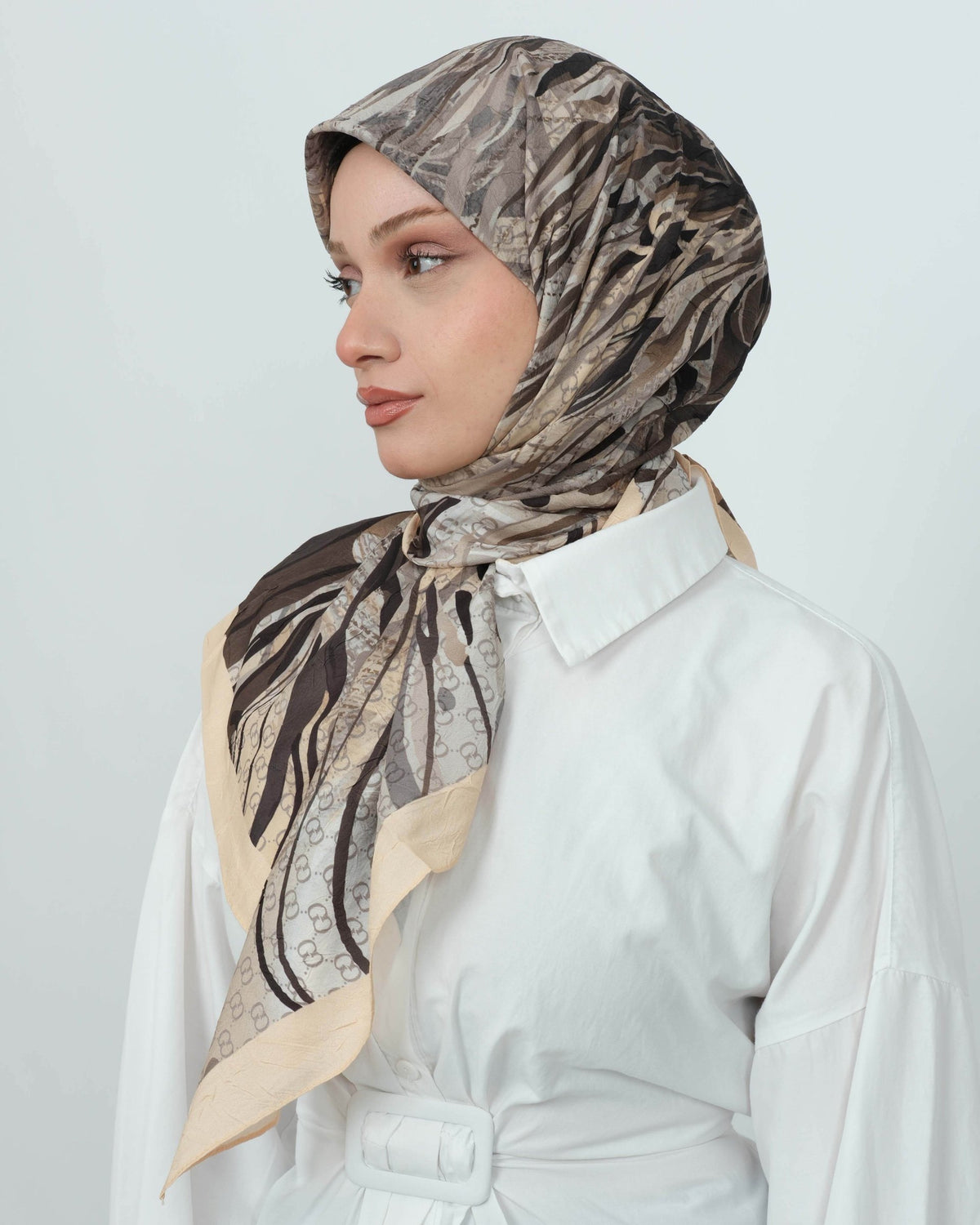 Bambu Kraş Eşarp D108 Vizon Bej – farklı bağlama açısı