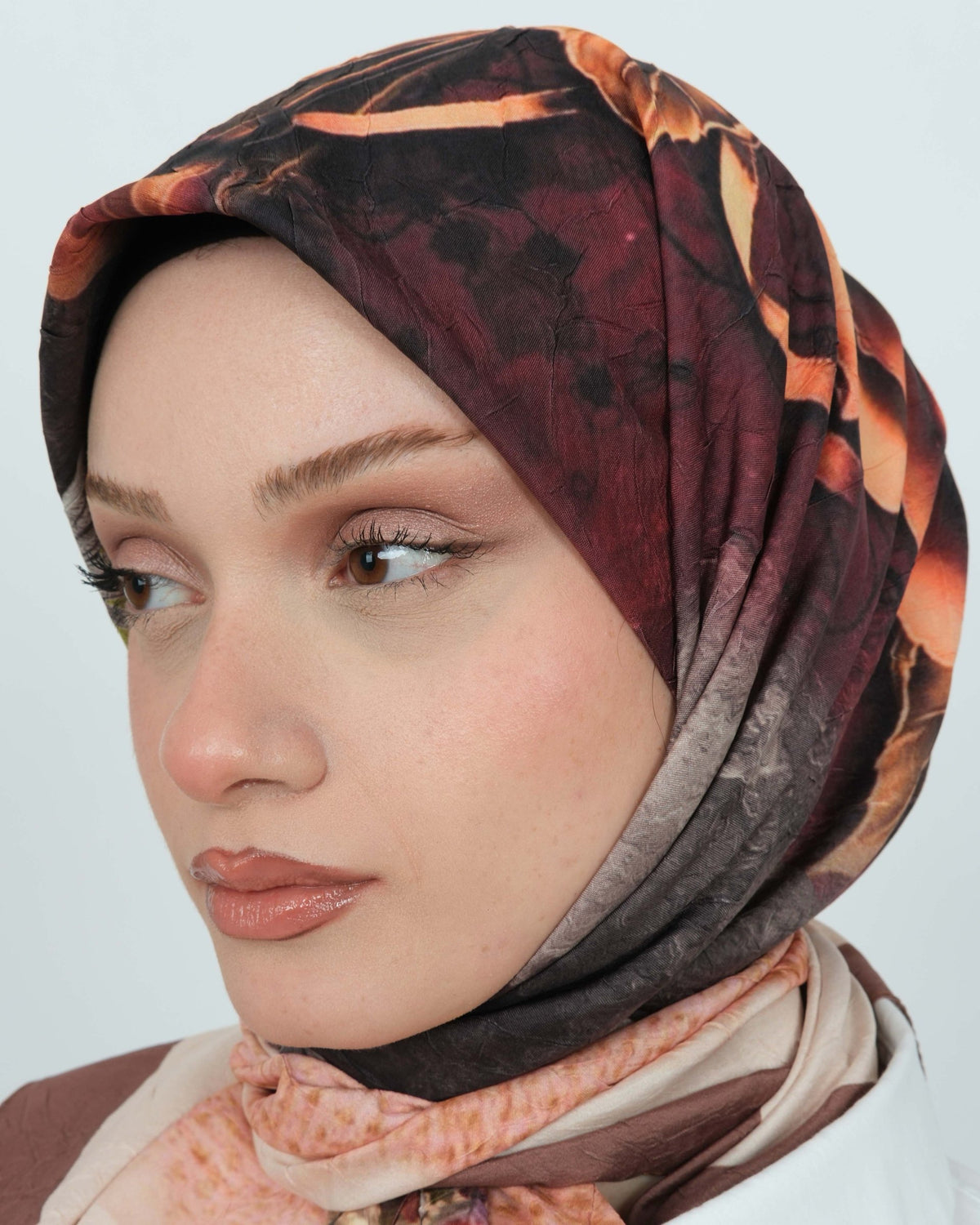 Bambu Kraş Eşarp D109 Bordo Kahve – yakından desen ve doku detayı