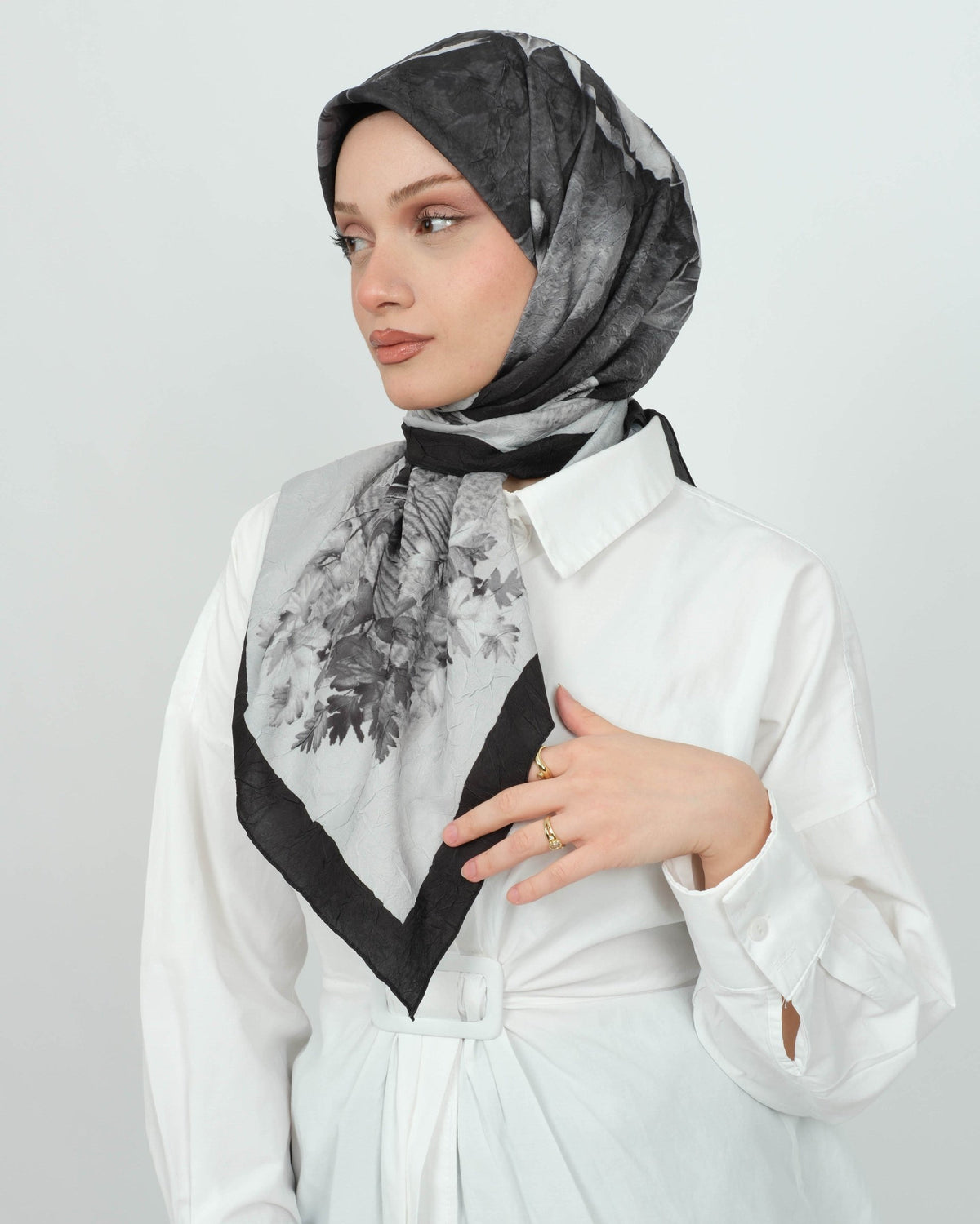 Bambu Kraş Eşarp D109 Siyah – farklı bağlama açısı