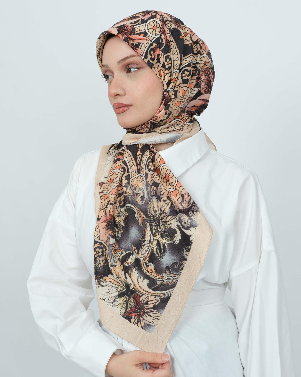 Bambu Kraş Eşarp D110 Bej Karamel – farklı bağlama açısı