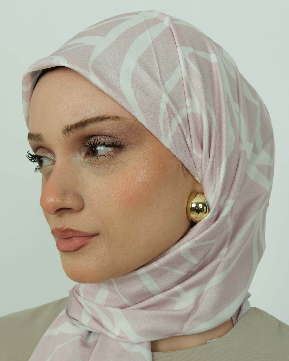 Vual İpek Eşarp D116 Toz Pembe – yakından desen ve renk detayı