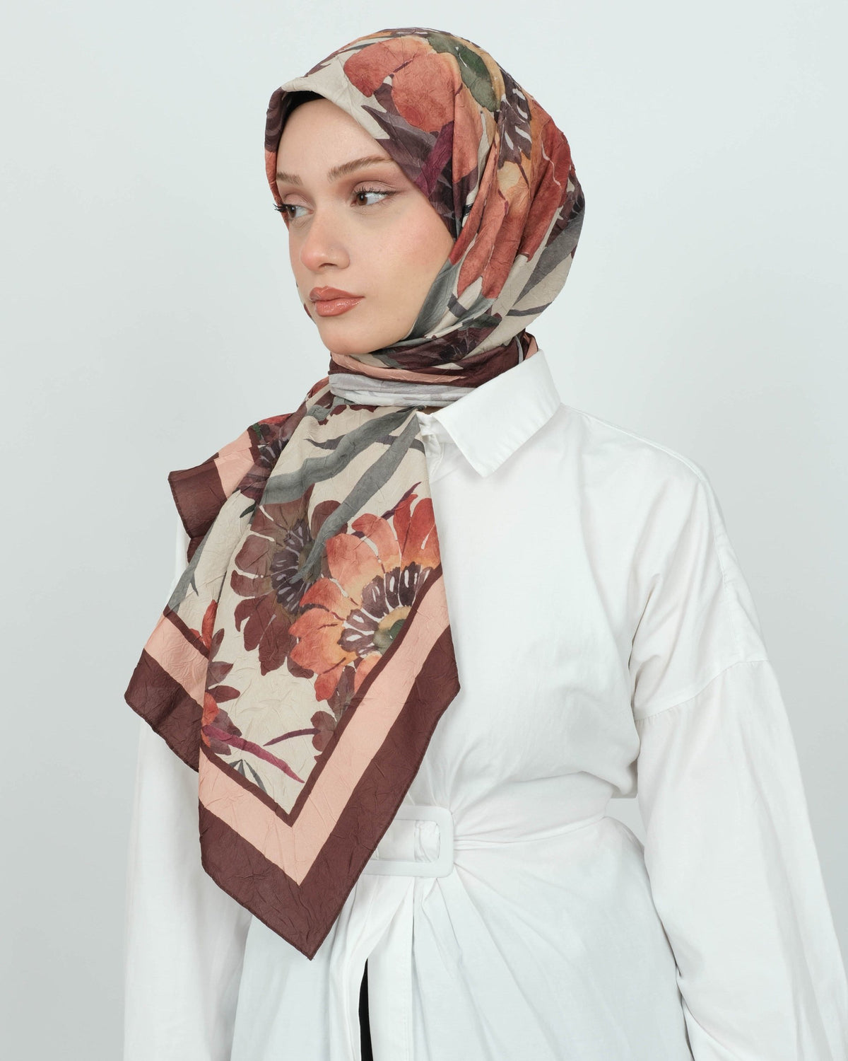 Bambu Kraş Eşarp D105 Kiremit Vizon – farklı bağlama açısı