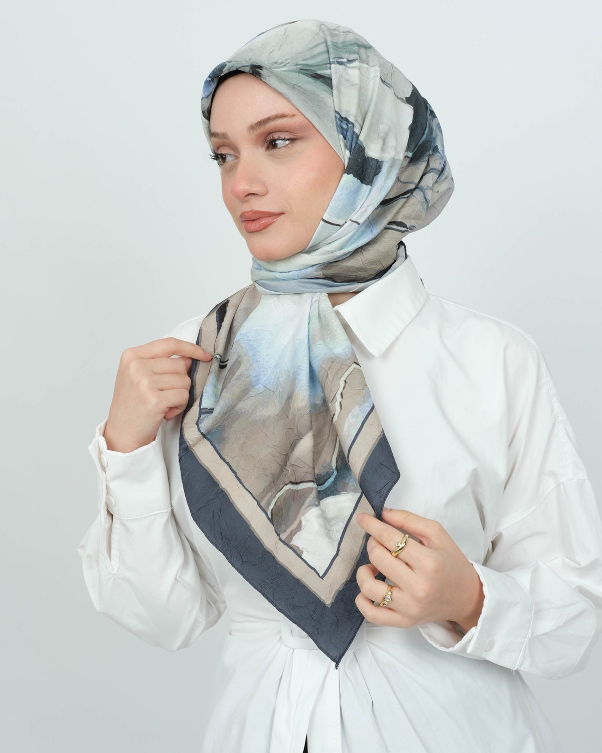 Bambu Kraş Eşarp D106 Buz Mavisi – farklı bağlama açısı