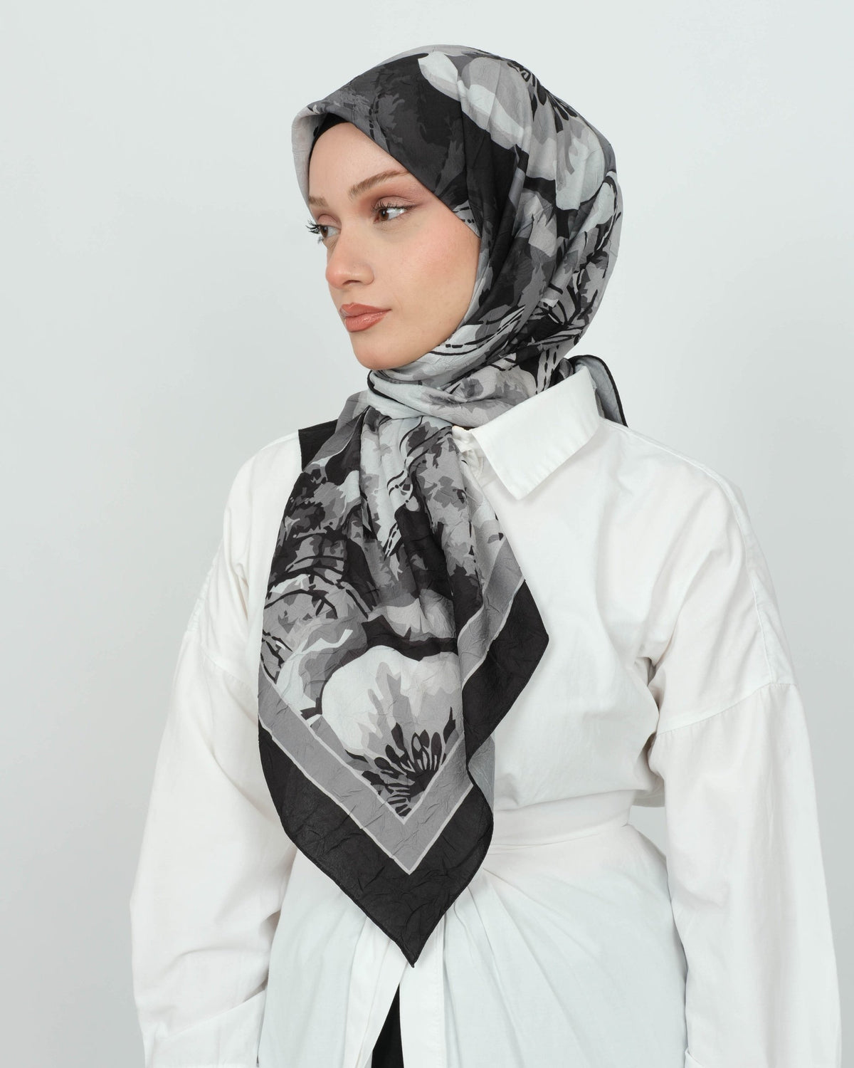 Bambu Kraş Eşarp D107 Siyah – farklı bağlama açısı