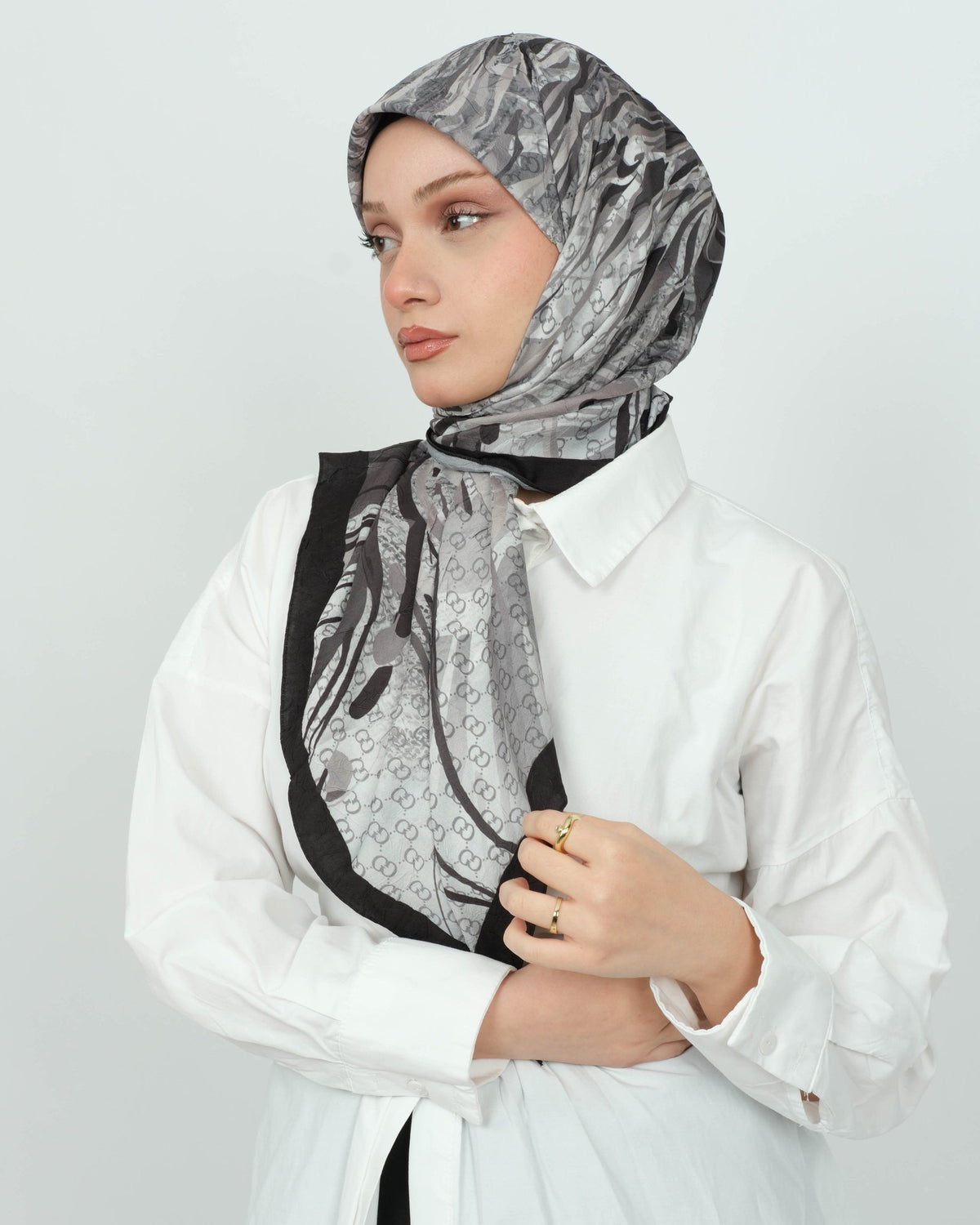 Bambu Kraş Eşarp D108 Siyah – farklı bağlama açısı