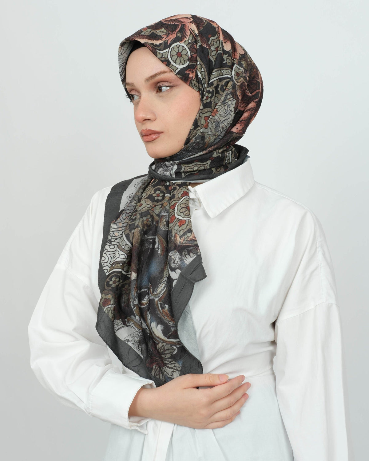 Bambu Kraş Eşarp D110 Kahve Yeşil – farklı bağlama açısı