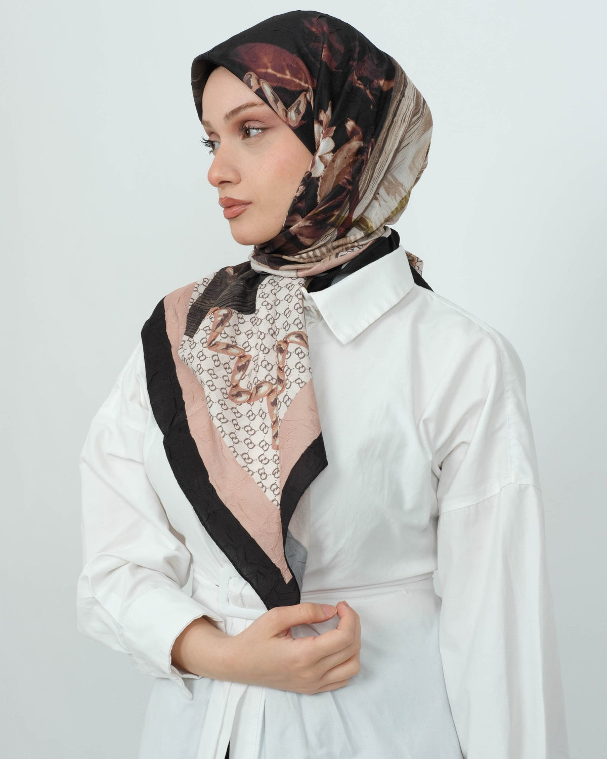 Bambu Kraş Eşarp D111 Siyah Somon – farklı bağlama açısı