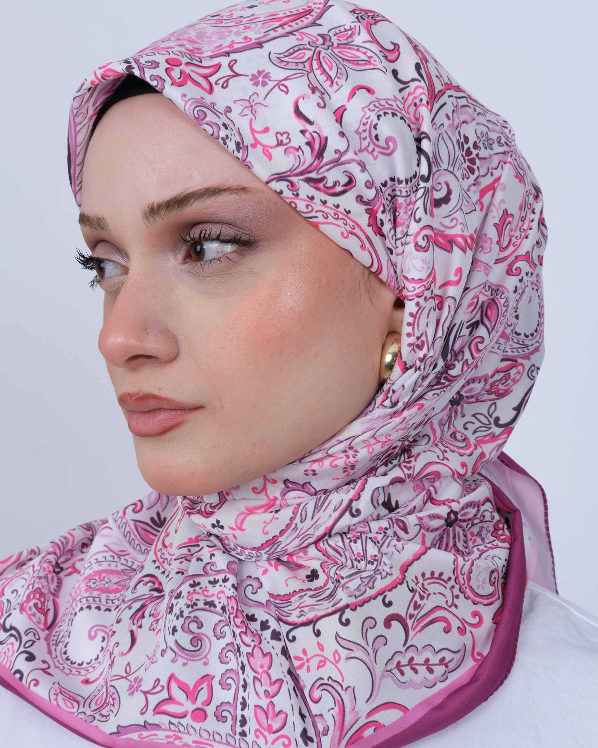 Vual İpek Eşarp D112 Fuşya – yakından desen ve renk detayı